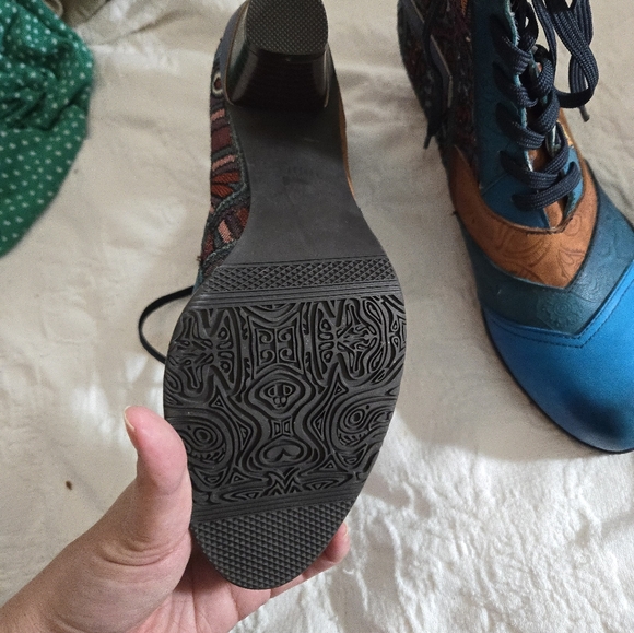 Infinity Boho Hippie Low Heel Ankle Boots - Picture 3 of 5